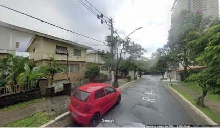 Casa à venda no Campo Belo: 4 quartos, 2 suítes, 5 banheiros, 4 vagas, 500m².