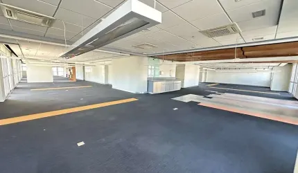 Laje comercial na Av Vergueiro em frente a estação Ana Rosa.