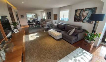 Apartamento de luxo na Vila Andrade, São Paulo-SP: 4 quartos, 4 suítes, 3 salas, 5 banheiros, 4 vagas de garagem, 245m² de área.