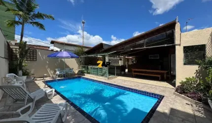 Sobrado com 3 dormitórios, 3 vagas e Piscina a Venda na Vila Fazzeoni