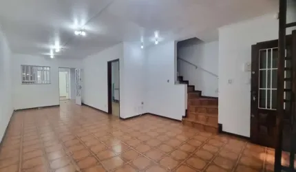 Sobrado com 3 quartos e suíte, 4 banheiros, 2 vagas em Santo Amaro, SP - 167m²