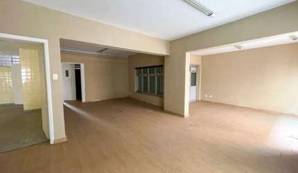 Casa Comercial para Locação no Campo Belo, São Paulo-SP: 2 Vagas de Garagem e 180m² de Área.