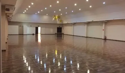 Galpão comercial em condomínio à venda na Barra Funda, São Paulo-SP: 1 banheiro, 719m² de área.