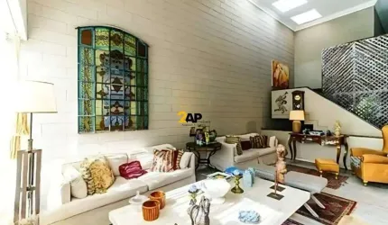 Imperdível! Casa á venda em Campo Belo com 340m², 3 suítes, 3 vagas