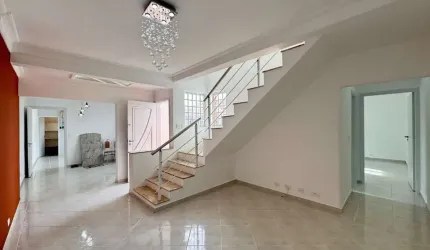 Casa em Condomínio de Luxo à Venda em São Paulo-SP, Jardim Germânia: 3 Quartos, 3 Banheiros, 3 Vagas, 153m²!