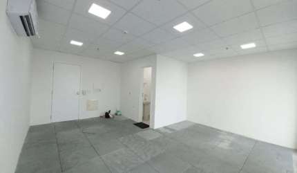 Salas Comercial à Venda em Condomínio de Alto Padrão na Liberdade, São Paulo-SP  1 Banheiro, 1 Vaga, 36m²