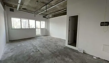 Sala comercial de 42m² para venda na Vila Andrade com 1 vaga de garagem!