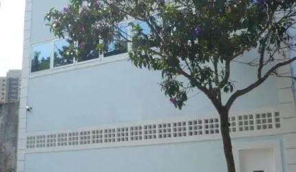 Prédio comercial com 4 vagas de garagem e 600m² na Chácara Inglesa, São Paulo, Venda ou Locação!