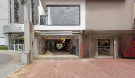 Loja comercial para aluguel na Chácara Santo Antônio, 3 salas, 6 banheiros, 1 vaga garagem, 440m²