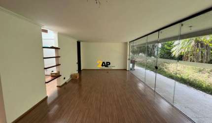 Espetacular Casa de 4 Quartos no Jardim Morumbi - 300m² de Pura Elegância!