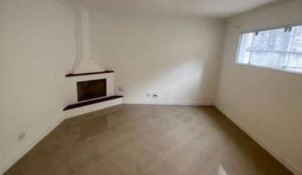 Imperdível! Casa à venda em São Paulo-SP, Vila Mariana. 3 quartos, 3 suítes, 6 banheiros, 2 vagas, 196m². Confira já!