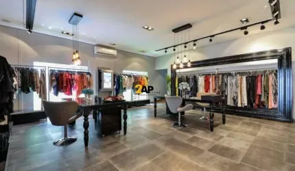 Casa comercial à venda na Vila Nova Conceição, São Paulo-SP - 2 banheiros, 2 vagas, 350m²!