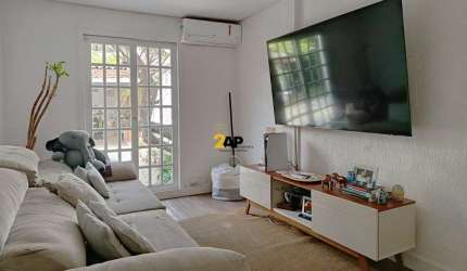 Espaçosa casa para locação no Jardim Paulistano, São Paulo-SP: 3 quartos, 3 salas, 3 banheiros, 3 vagas de garagem, 200m²