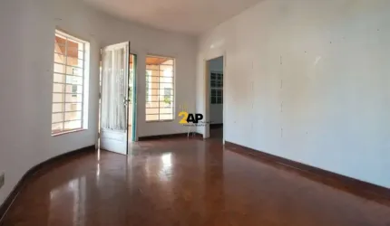 Locação de Casa Comercial em São Paulo - 4 Salas, 3 Banheiros, 3 Vagas - Campo Belo.
