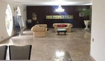 Sobrado de Luxo à Venda em São Paulo-SP, no Jardim Guedala: 4 Quartos, 4 Suítes, 6 Banheiros, 7 Vagas de Garagem, 600m².