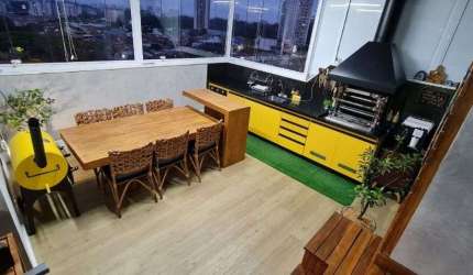 Cobertura de luxo à venda no bairro Super Quadra Morumbi, São Paulo-SP: 2 quartos, 1 suíte, 1 sala, 3 banheiros, 2 vagas de garagem, 139m².