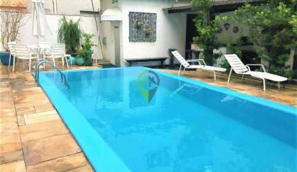 Casa para locação no Gonzaga 3 dormitórios, 300 m² - venda ou aluguel - Gonzaga - Santo