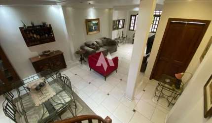 Sobrado com 03 dormtorios sendo 01 suite no Gonzaga em Santos