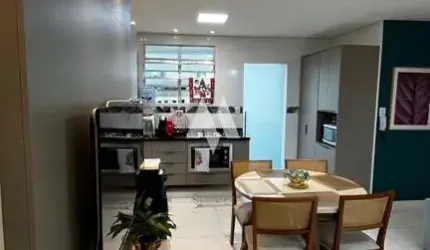 Apartamento todo reformado, com 2 quartos à venda no bairro Macuco em Santos