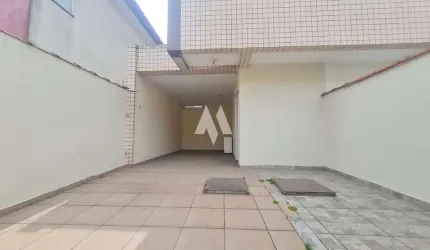 Sobrado Triplex , Recém Construído, 2 suítes , 2 vagas de garagem , Quintal e no Valor justo!
