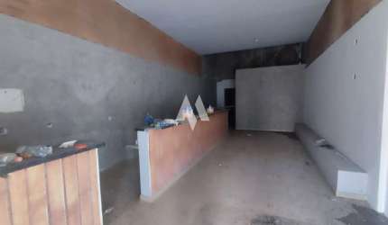 Oportunidade Única para seu Negócio!  Casa Sobreloja Recém-Reformada em Localização Privilegiada para Comércio