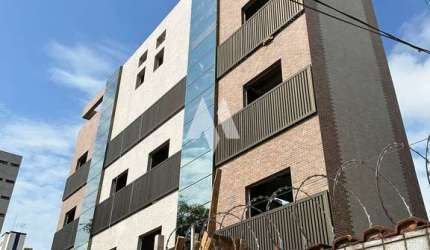 Apresentamos uma casa extraordinária, com 5 pavimentos e elevador, 3 suítes e uma master , toda climatizada, projetada com refinados toques de arquitetura e design de interiores assinados por Verônica