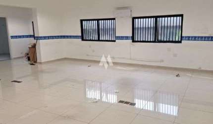 Loja comercial com 382m²  no Boqueirão em Santos