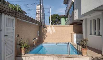 Sobrado Isolado com 3 dorms Aparecida Santos-Sp