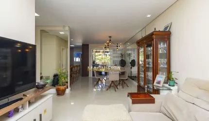 Casa em condomínio fechado com 4 quartos à venda na Rua José Sabóia Cortes, Centro Cívico, Curitiba por R$ 1.590.000