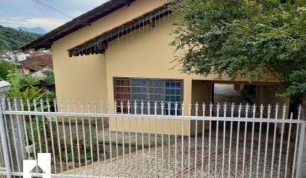 Casa com 4 quartos à venda no Floresta, Joinville  por R$ 480.000