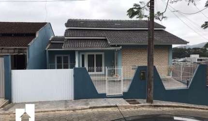 Casa com 3 quartos à venda no Floresta, Joinville  por R$ 1.100.000