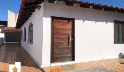 Casa com 2 quartos à venda no Jardim Amélia, Pinhais  por R$ 720.000