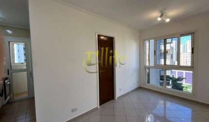 Apartamento sem mobília com 01 dormitório para locação em Moema, São Paulo!