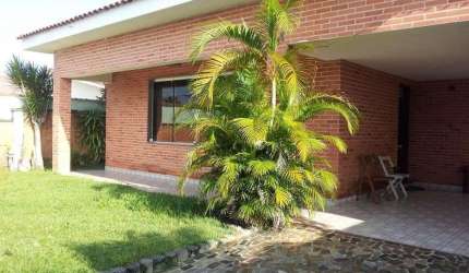 CASA COM 5 SUITES SENDO 2 NA EDICULA, FLÓRIDA, PRAIA GRANDE , SP.