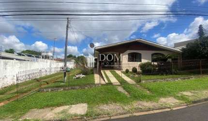 CASA COM TERRENO BATEL COM 762m2