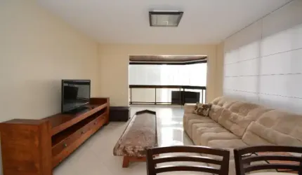 Apartamento com 3 quartos, sendo 1 suíte, 2 vagas de garagem no bairro Agronômica em Florianópolis/SC