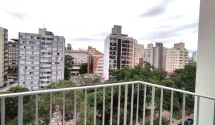 APARTAMENTO MOBILIADO COM 3 QUARTOS SENDO 1 SUÍTE E VISTA PARA PRAÇA NO CENTRO DE FLORIANÓPOLIS