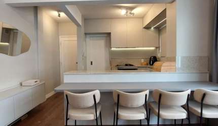 APARTAMENTO 2 QUARTOS MOBILIADO COM INFRAESTRUTURA COMPLETA NO CENTRO DE FLORIANÓPOLIS