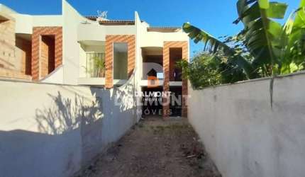 Peró - Cabo Frio - Casa independente com 3 quartos sendo 2 suites - 135m² de terreno