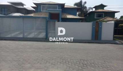 CARAVELAS - BÚZIOS - Casa duplex, com 4 suítes, ótima localização, próximo a Praia das Caravelas.