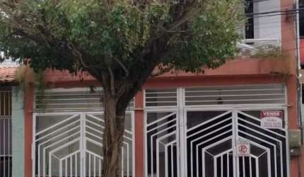 Casa na Avenida Maria Quitéria, Bairro  Brasília  -  Feira de Santana