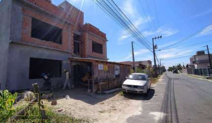 Apartamento com três dormitórios