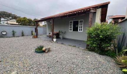 Casa única com 04 dormitórios