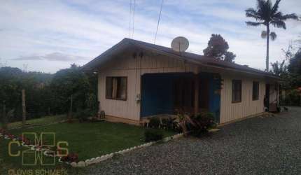 Sítio com 3 dormitórios à venda, 26000 m² por R$ 1.600.000,00 - Zona Rural - São João do Itaperiú/SC