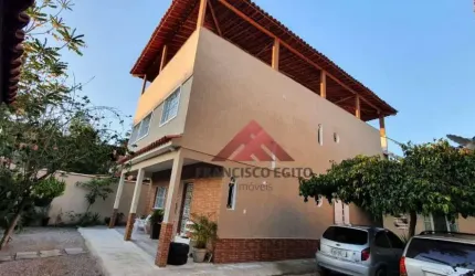 Casa à Venda em Itaipu, 6 Quartos, Sendo 4 suítes, Varanda, Quintal, com 327 m² por R$ 590.000,00
