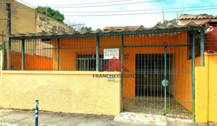 Otima casa no centro de São Gonçalo com varanda,Sala 02 quartos bamheiro,cozinha e area de serviço,vaga de garagem,proximo a todo comércio do centro d