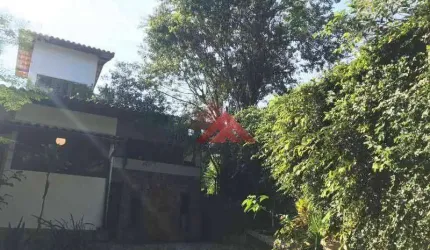 Casa com 3   quartosà venda, 1023 mpor  990.000 - Mata Paca - Niterói/RJ