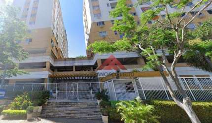 Cobertura à Venda no Fonseca - Niterói, com 3 quartos, sendo 1 suíte, piscina, 2 vagas de garagem, com 147 m² por R$ 450.000,00