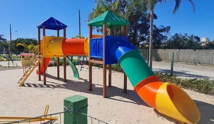 APARTAMENTO MOBILIADO COM 2 DORMITÓRIOS E 2 VAGAS