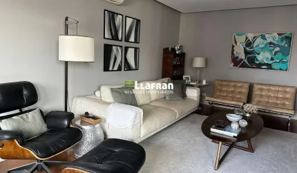 Apartamento de 4 dormitórios Real Parque